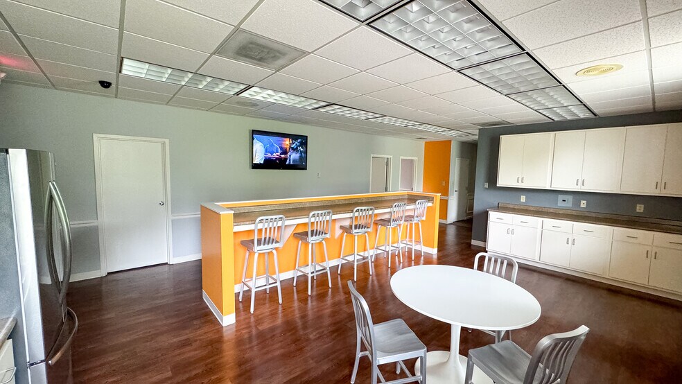 More Photos Of 2303 Dawson Rd, Albany Office For Lease