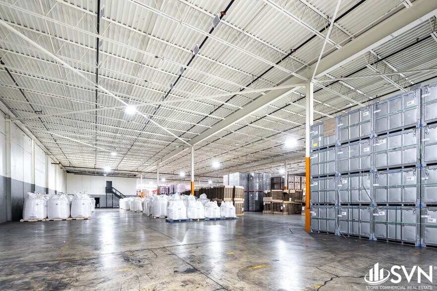 More Photos Of 2425 Palumbo Dr, Lexington Warehouse For Lease