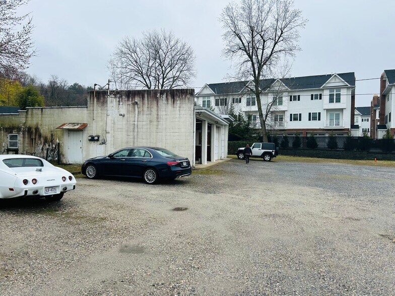 More Photos Of 23 Skillman St, Roslyn Flex For Lease