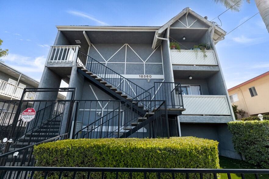 More Photos Of 18356 Napa St, Northridge Apartments For Sale