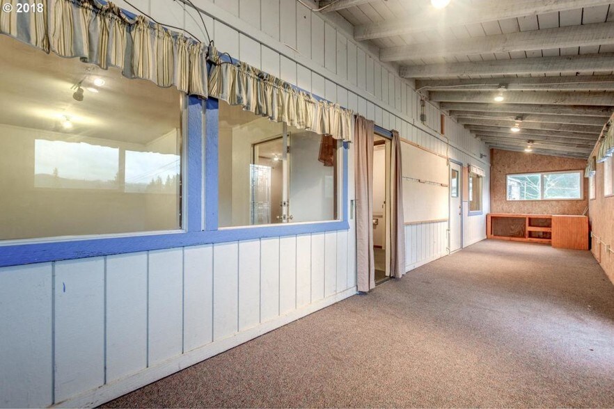 More Photos Of 39618 NE 216th Ave, Amboy Freestanding For Sale