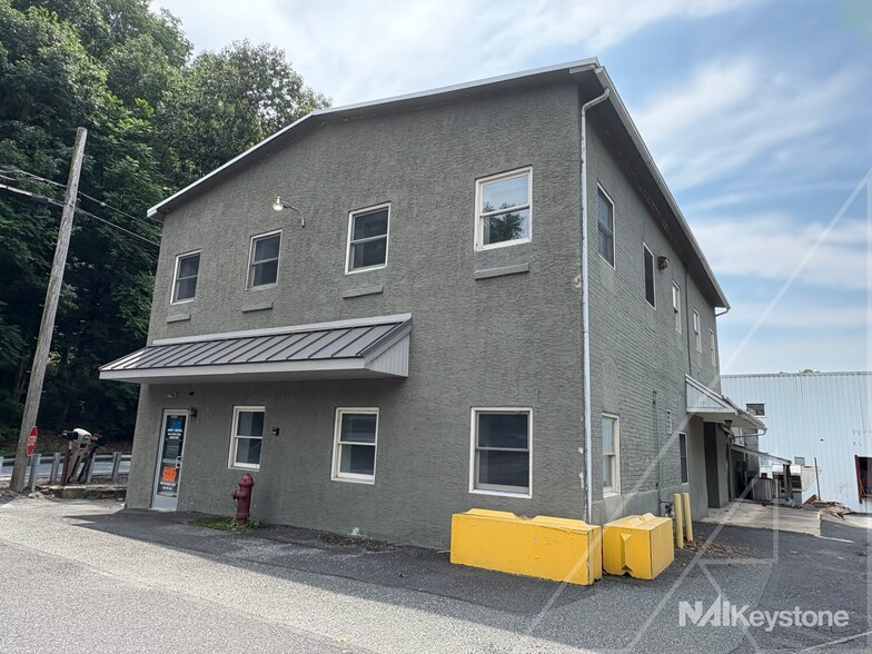 More Photos Of 2214 Farmington Ave, Boyertown Warehouse For Sale