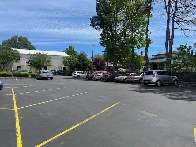 More Photos Of 4520-4534 SE Belmont St, Portland Storefront Retail Office For Lease