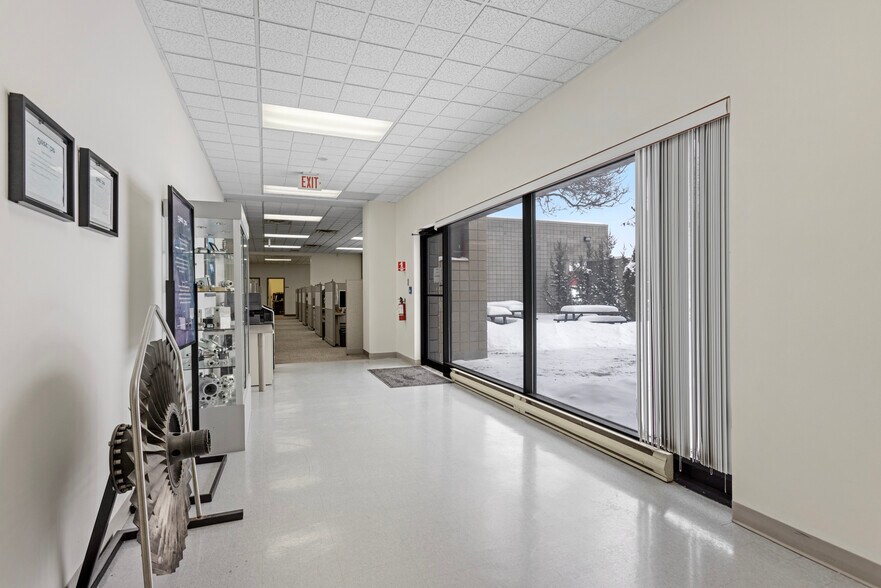 More Photos Of 1011 Polytek St, Ottawa Flex For Sale