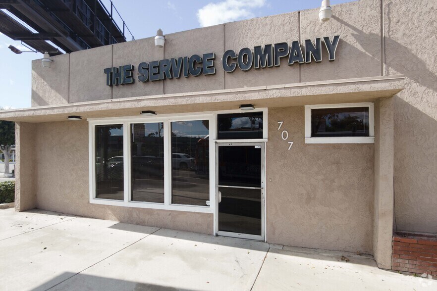 More Photos Of 701-707 N La Brea Ave, Inglewood Medical For Sale