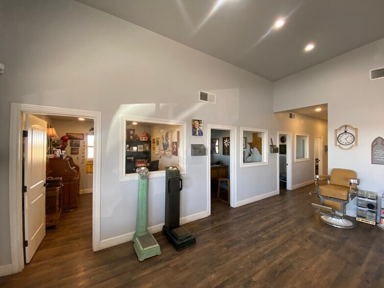 More Photos Of 5802-82 E Highway 62, Lubbock Light Distribution For Lease