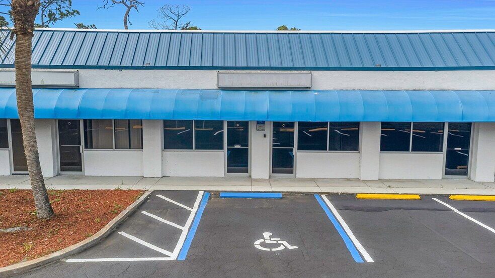 More Photos Of 655 N Indiana Ave, Englewood Medical For Sale