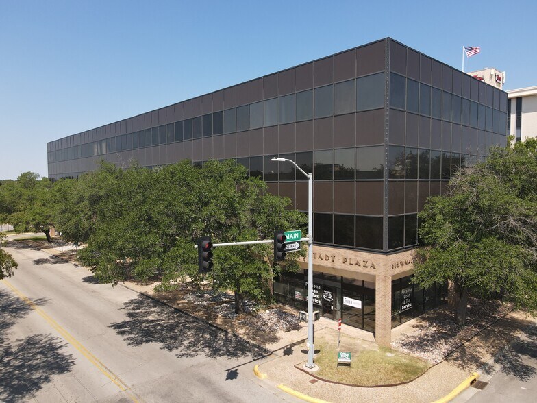 More Photos Of 333 W Main St, Ardmore Medical For Sale