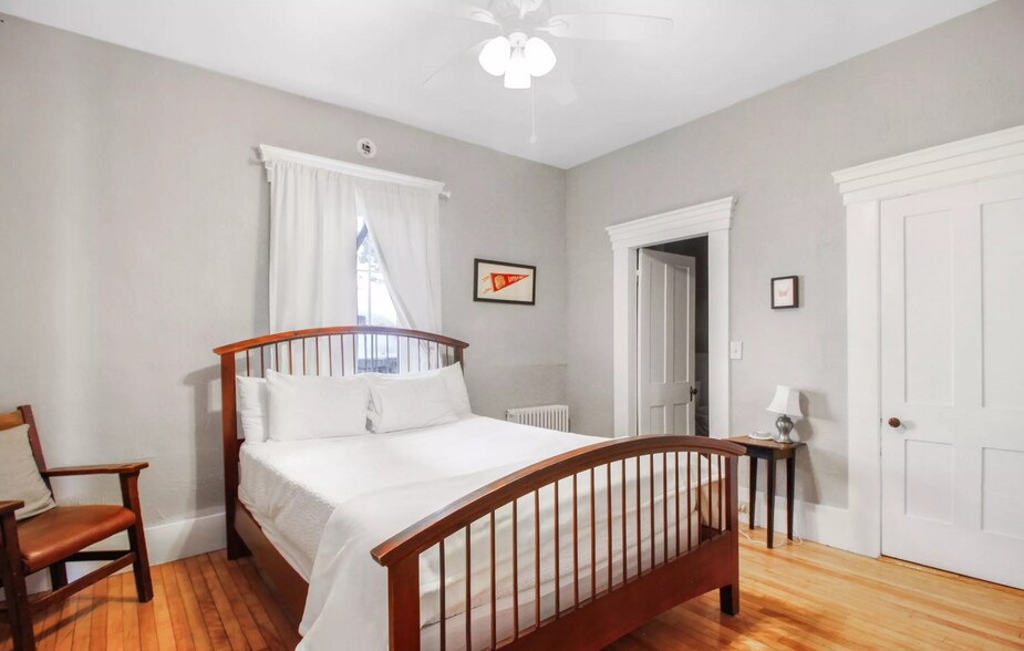 More Photos Of 2 W Main St, Littleton Hotel For Sale