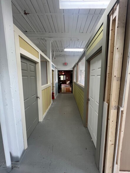 More Photos Of 12 Dundee Park Dr, Andover Office For Sale