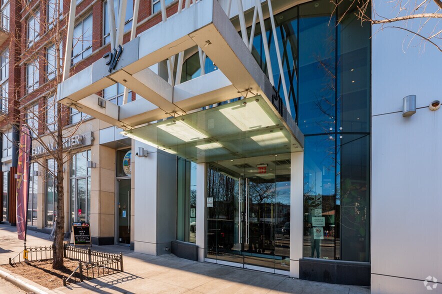 More Photos Of 211 McGuinness Blvd, Brooklyn Apartments For Lease