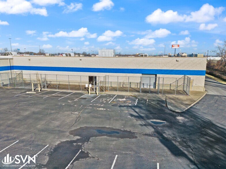 More Photos Of 3240 James Sanders Blvd, Paducah Freestanding For Lease