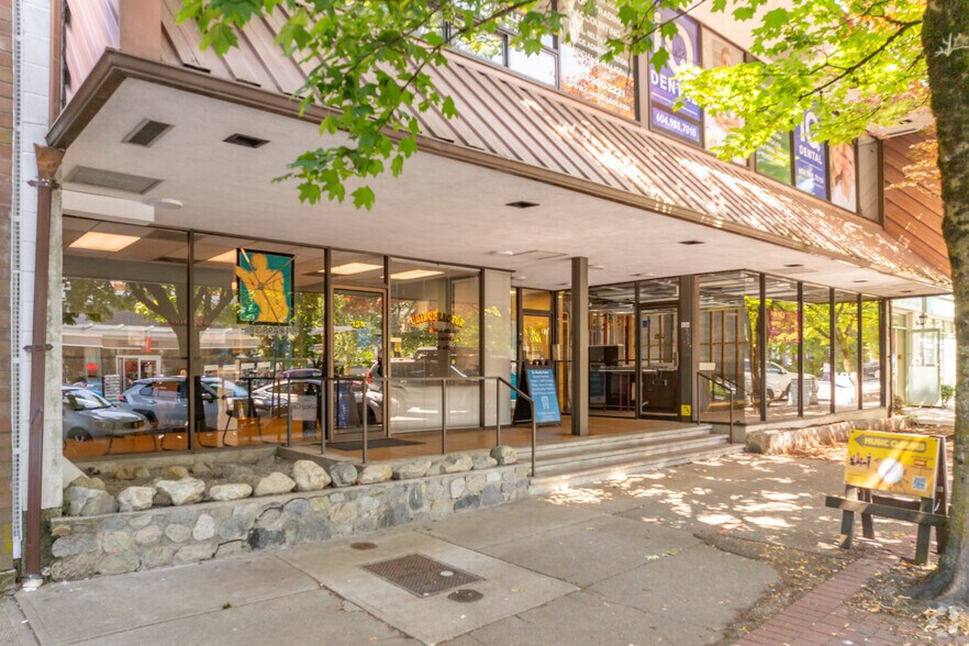 More Photos Of 132 14th St E, North Vancouver Office For Lease