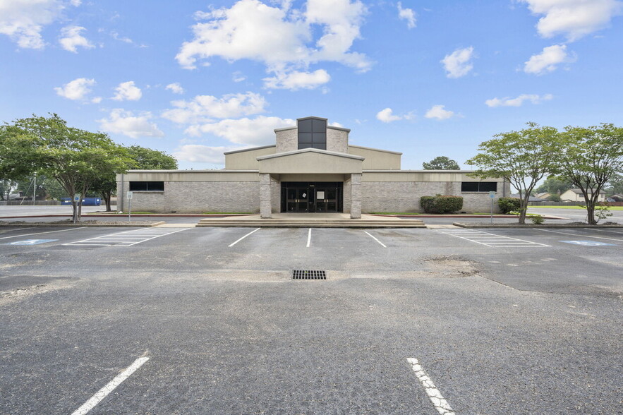 Primary Photo Of 14415 Fondren Rd, Missouri City Religious Facility For Sale