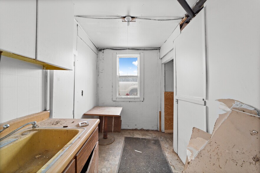 More Photos Of 1690 Eddington Rd, Cleveland Heights Apartments For Sale