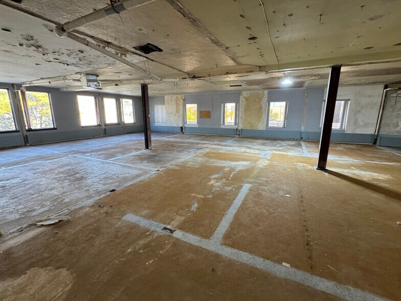 More Photos Of 124 N Adams St, Green Bay Office For Lease