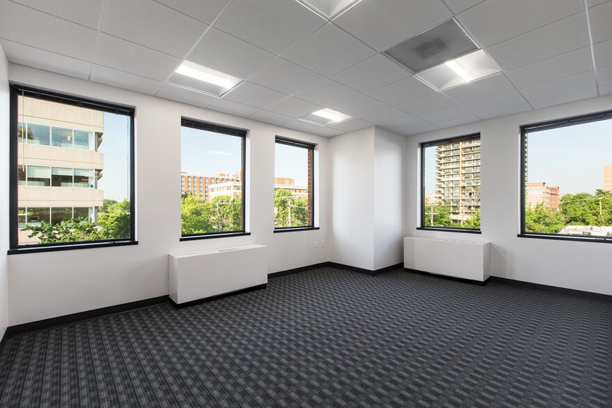 More Photos Of 209 Madison St, Alexandria Office For Lease