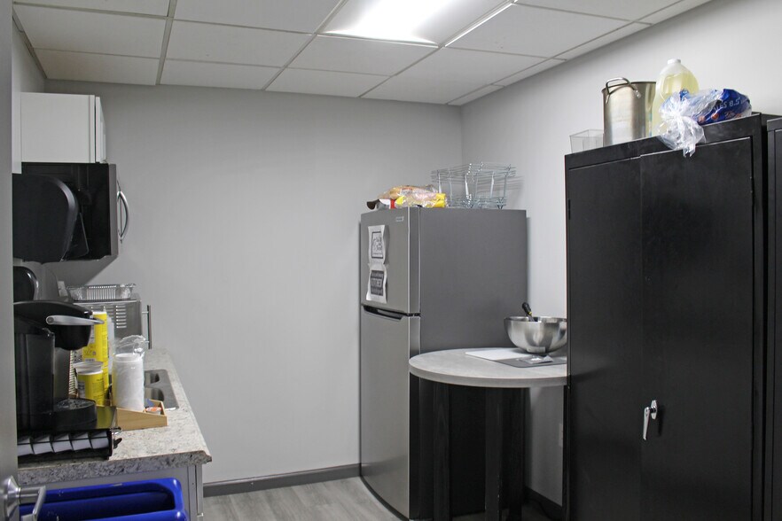 More Photos Of 101 Ritchie Rd, Capitol Heights Warehouse For Sale