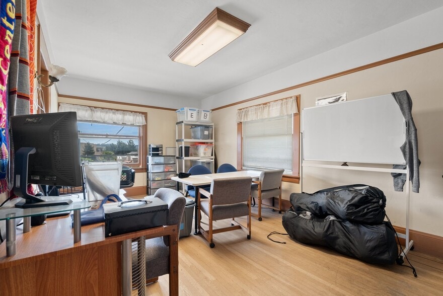 More Photos Of 217 E Lake Ave, Watsonville Office For Sale