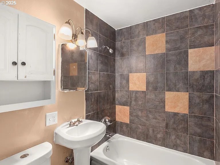 More Photos Of 7612-7706 SE 65th Ave, Portland Multifamily For Sale