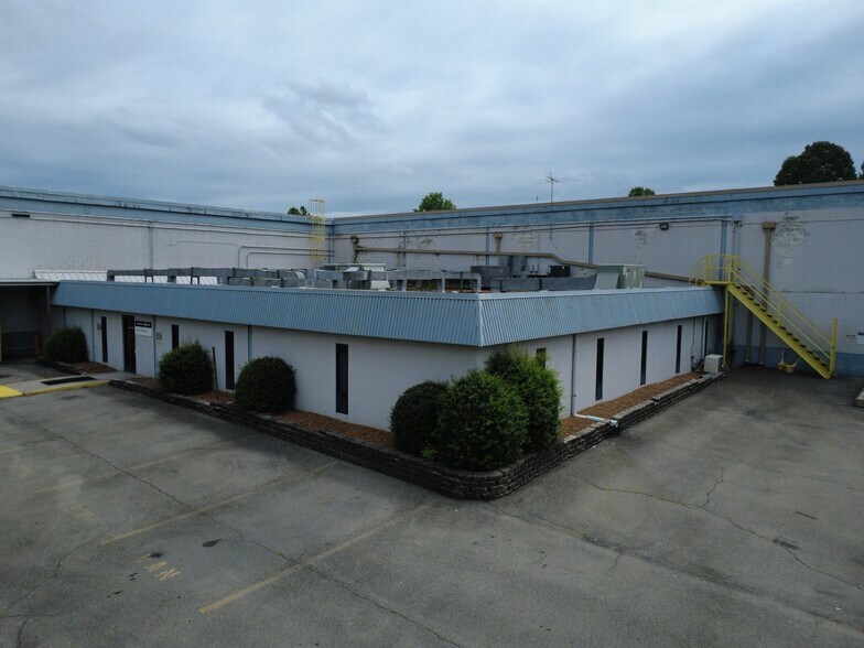 More Photos Of 2401 Blue Springs Rd, Cleveland Manufacturing For Sale