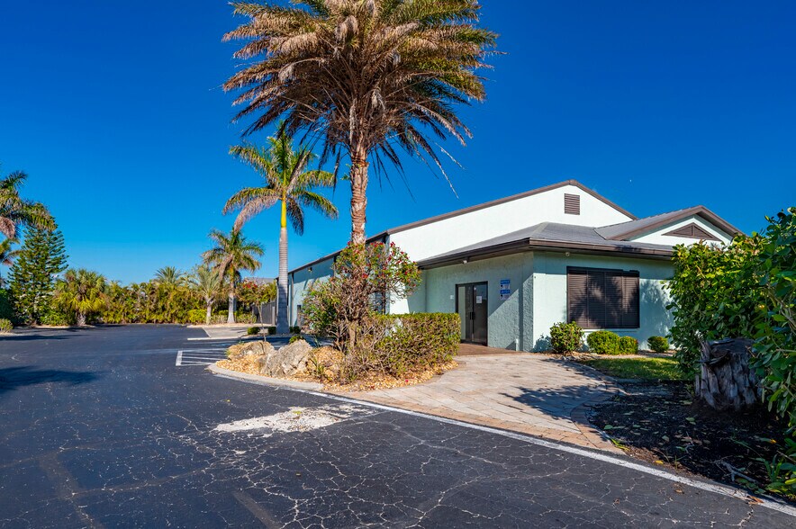 Primary Photo Of 8270 Pascal Dr, Punta Gorda Service For Sale