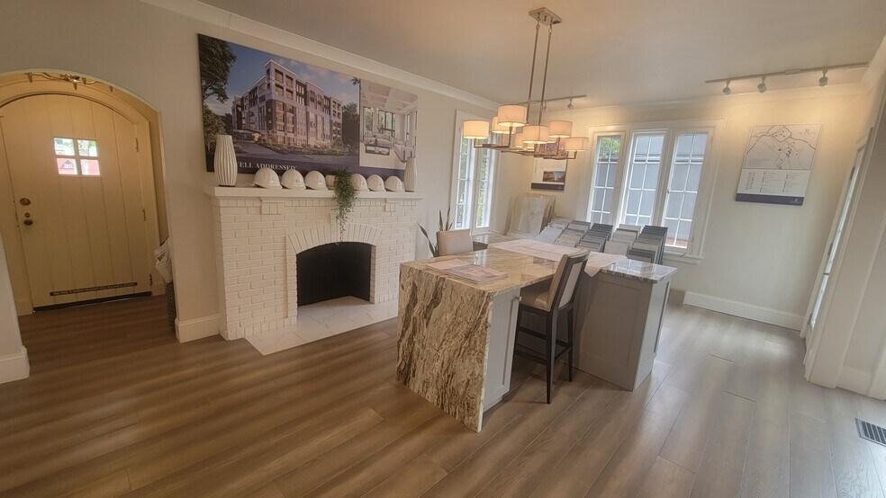 More Photos Of 119 Cherokee Rd, Charlotte Office For Lease