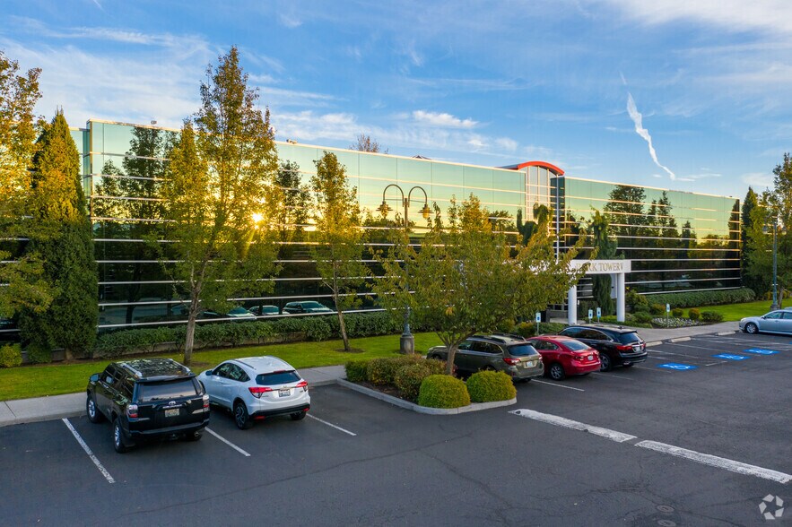 More Photos Of 201 NE Park Plaza Dr, Vancouver Unknown For Sale