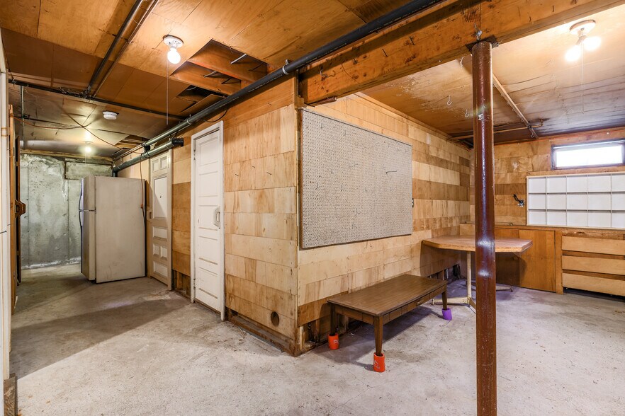 More Photos Of 199 Main St, Shrewsbury Specialty For Sale
