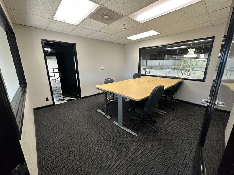 More Photos Of 456 E McGlincy Ln, Campbell Manufacturing For Sale