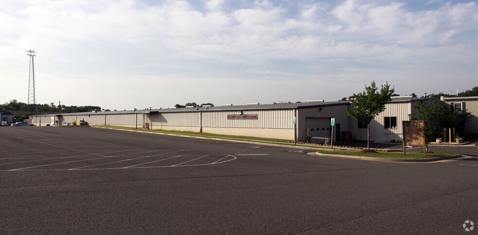 More Photos Of 6630 James Madison Hwy, Haymarket Warehouse For Lease