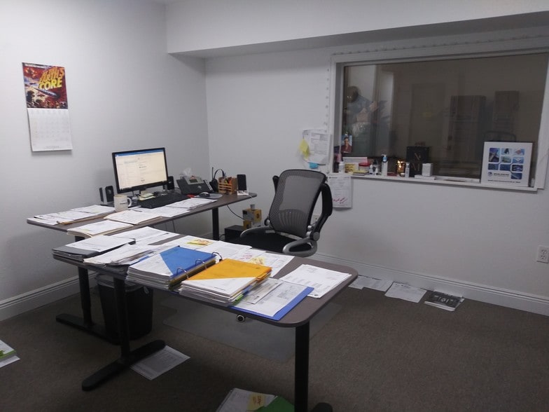 More Photos Of 5017 N Coolidge Dr, Tampa Warehouse For Sale