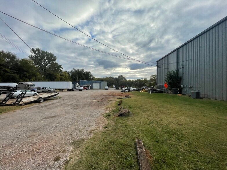 More Photos Of 2513 31st St SW, Birmingham Industrial For Lease