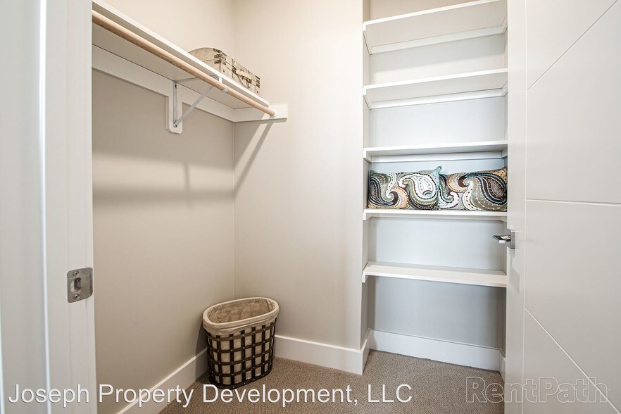 More Photos Of 4175 N Oakland Ave, Shorewood Multifamily For Sale