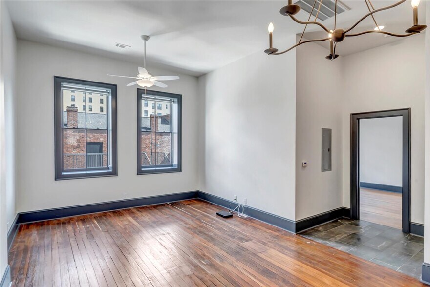 More Photos Of 362 2nd St, Macon-Bibb Storefront Retail Residential For Sale