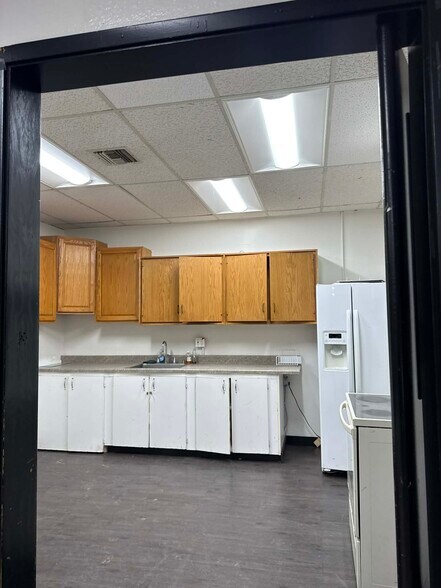 More Photos Of 206 E Casino Rd, Everett Medical For Lease