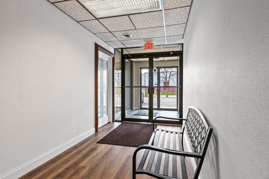 More Photos Of 400 E Highland Dr, Oconto Falls Office For Lease