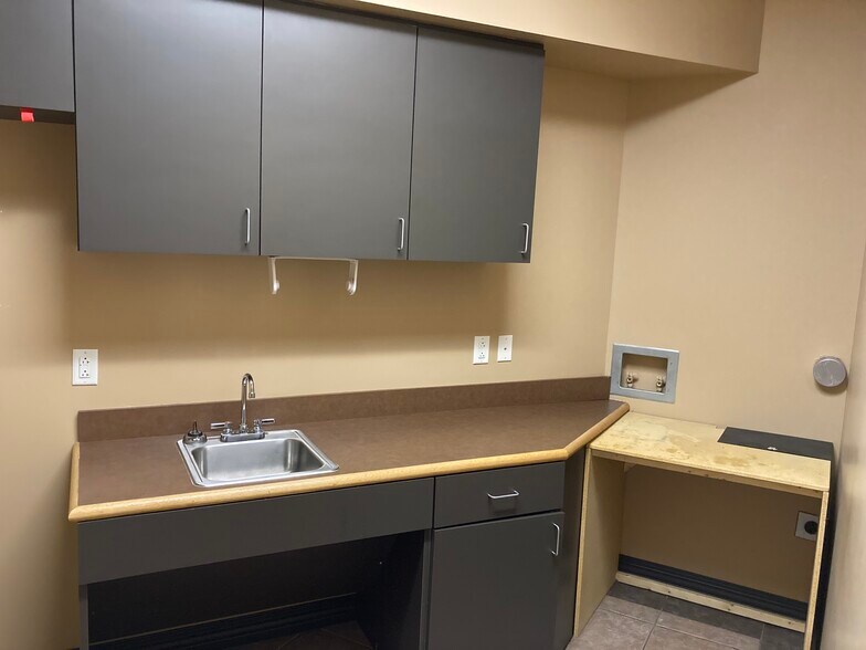 More Photos Of 1400 N McColl Rd, McAllen Medical For Lease