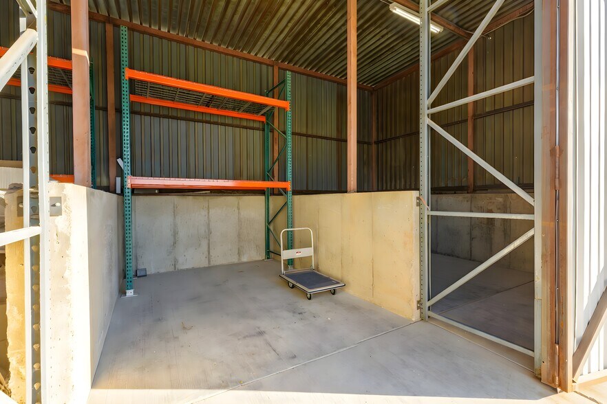 More Photos Of 260 DL Sargent Rd, Cedar City Warehouse For Sale