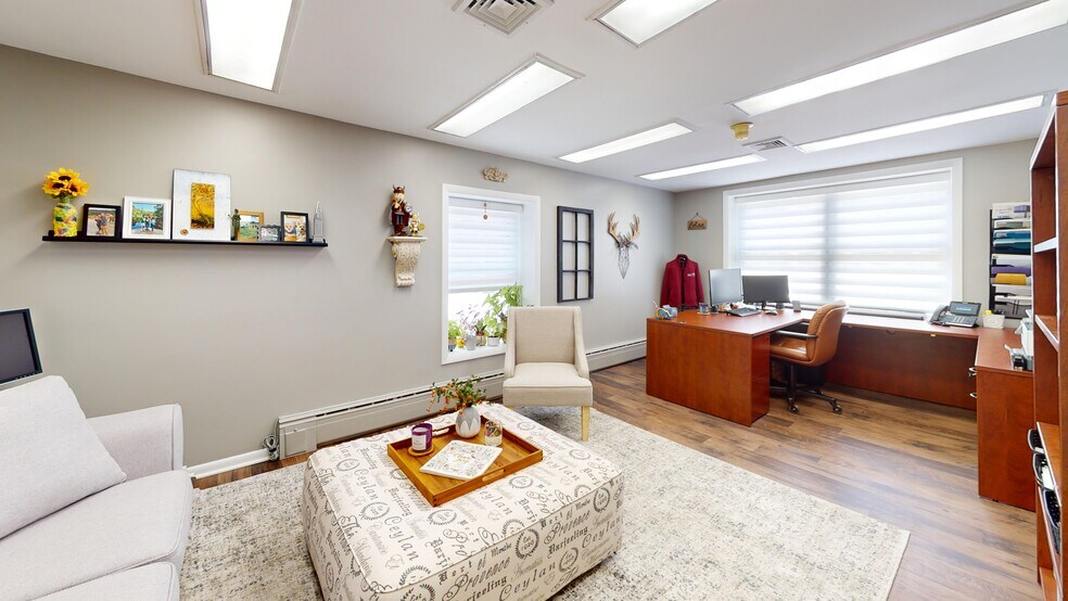 More Photos Of 172 Tuckerton Rd, Medford Office For Sale