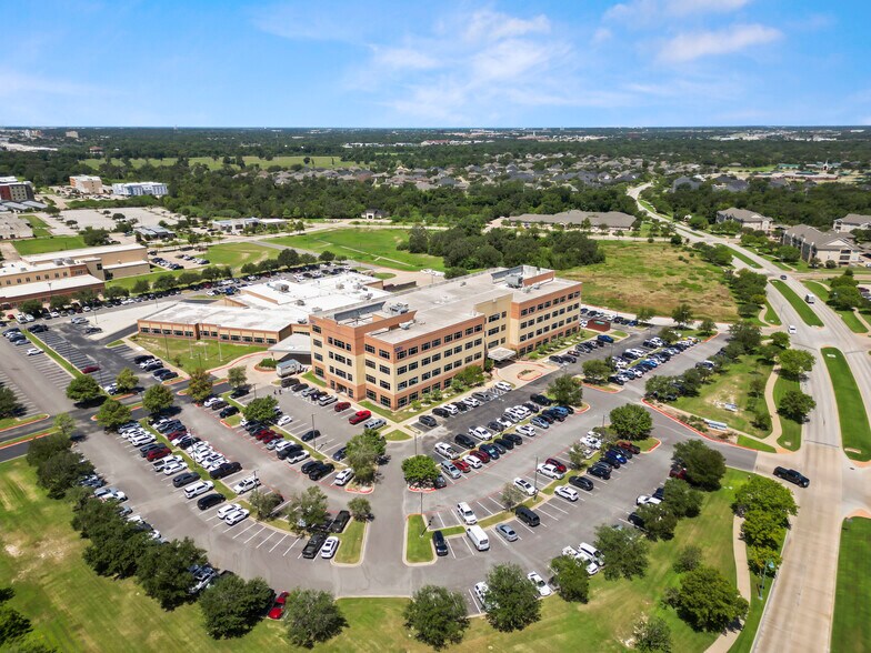 More Photos Of 3201 University Dr E, Bryan Medical For Lease