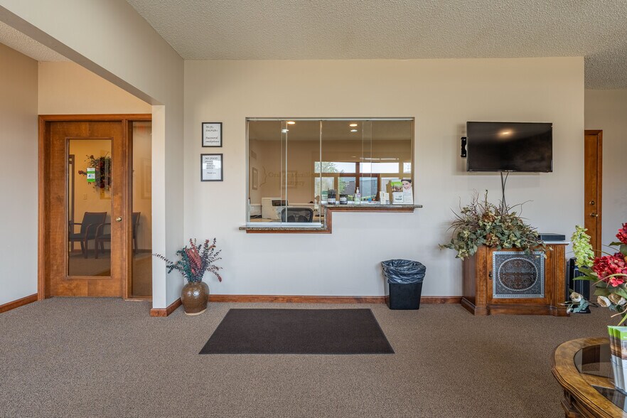 More Photos Of 302 N Hammes Ave, Joliet Medical For Lease