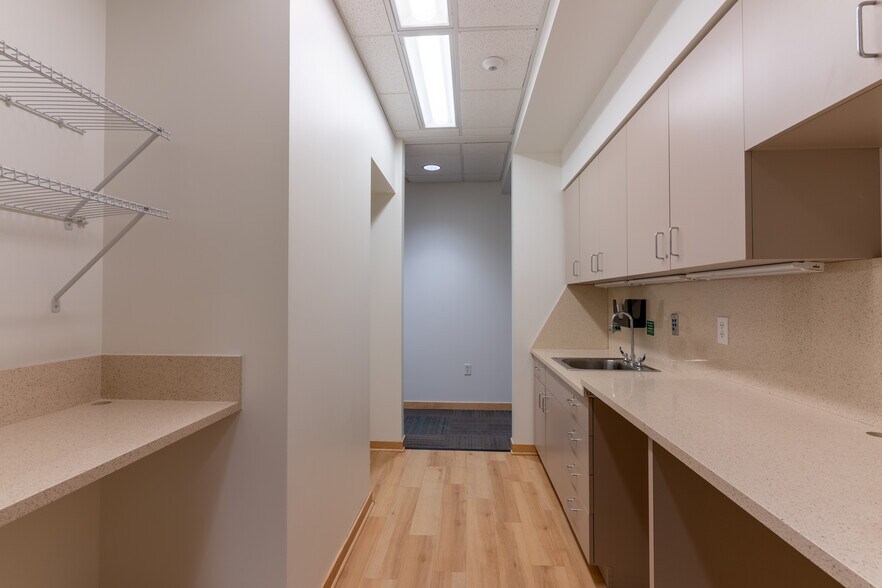 More Photos Of 814 S 3rd St, Minneapolis Rehabilitation Center For Lease