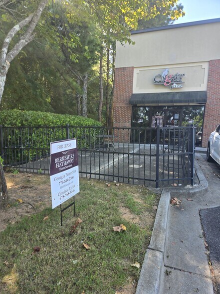 More Photos Of 2820 Peachtree Industrial Blvd, Duluth Storefront For Sale