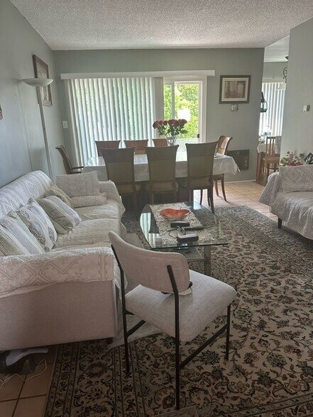 More Photos Of 10427 Odell Ave, Sunland Apartments For Sale