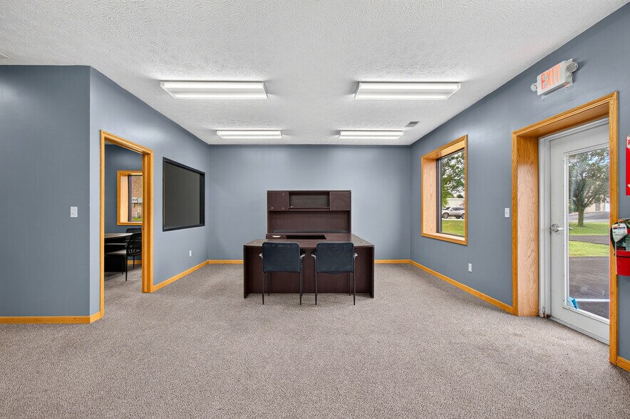 More Photos Of 5240 Cleveland Ave, Wooster Flex For Sale