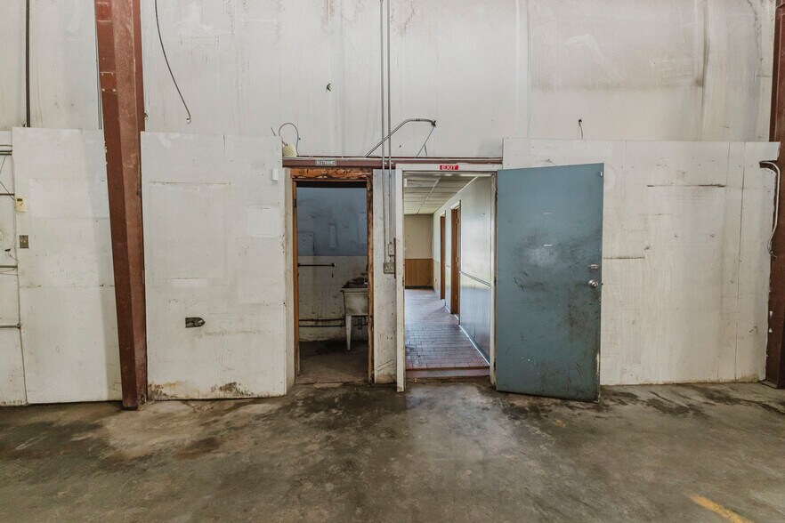 More Photos Of 3315 Central Ave, Winfield Warehouse For Sale
