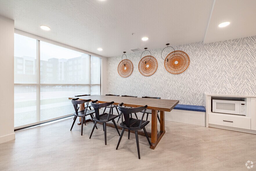 More Photos Of 1925 W North Temple, Salt Lake City Apartments For Lease