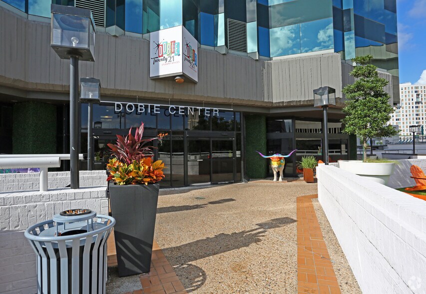 More Photos Of 2021 Guadalupe St, Austin Coworking Space