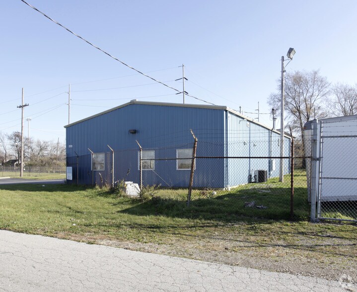 More Photos Of 900 Gray St, Columbus Warehouse For Lease